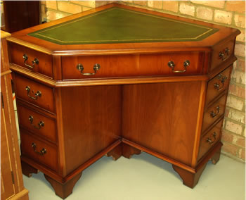 Yew Corner Desk with Traditional Style Leather Top